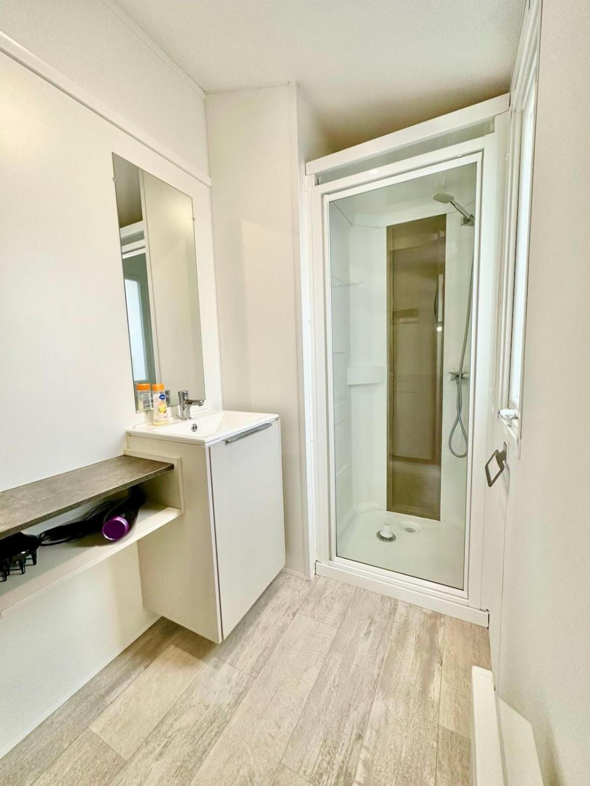 Bungalow 3 Chambres Pour 6 Pers Avec Climatisation Camping 3 Etoiles Samoens Bagian luar foto