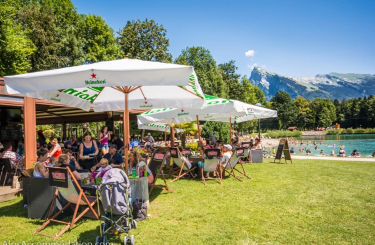 Bungalow 3 Chambres Pour 6 Pers Avec Climatisation Camping 3 Etoiles Samoens Bagian luar foto