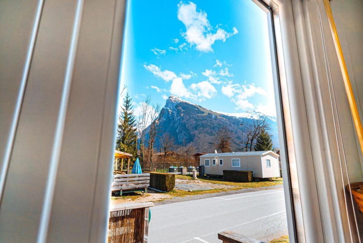 Bungalow 3 Chambres Pour 6 Pers Avec Climatisation Camping 3 Etoiles Samoens Bagian luar foto