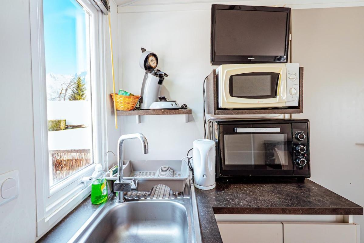 Bungalow 3 Chambres Pour 6 Pers Avec Climatisation Camping 3 Etoiles Samoens Bagian luar foto