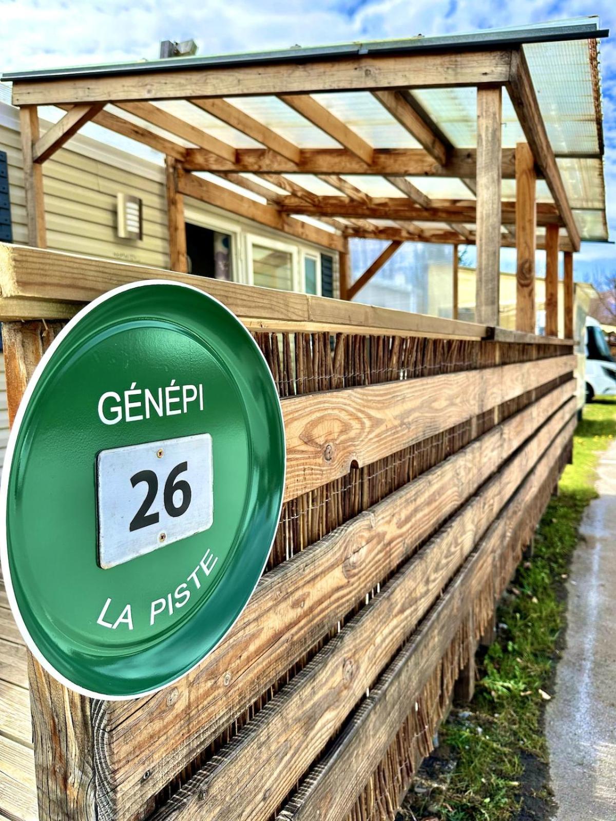Bungalow 3 Chambres Pour 6 Pers Avec Climatisation Camping 3 Etoiles Samoens Bagian luar foto
